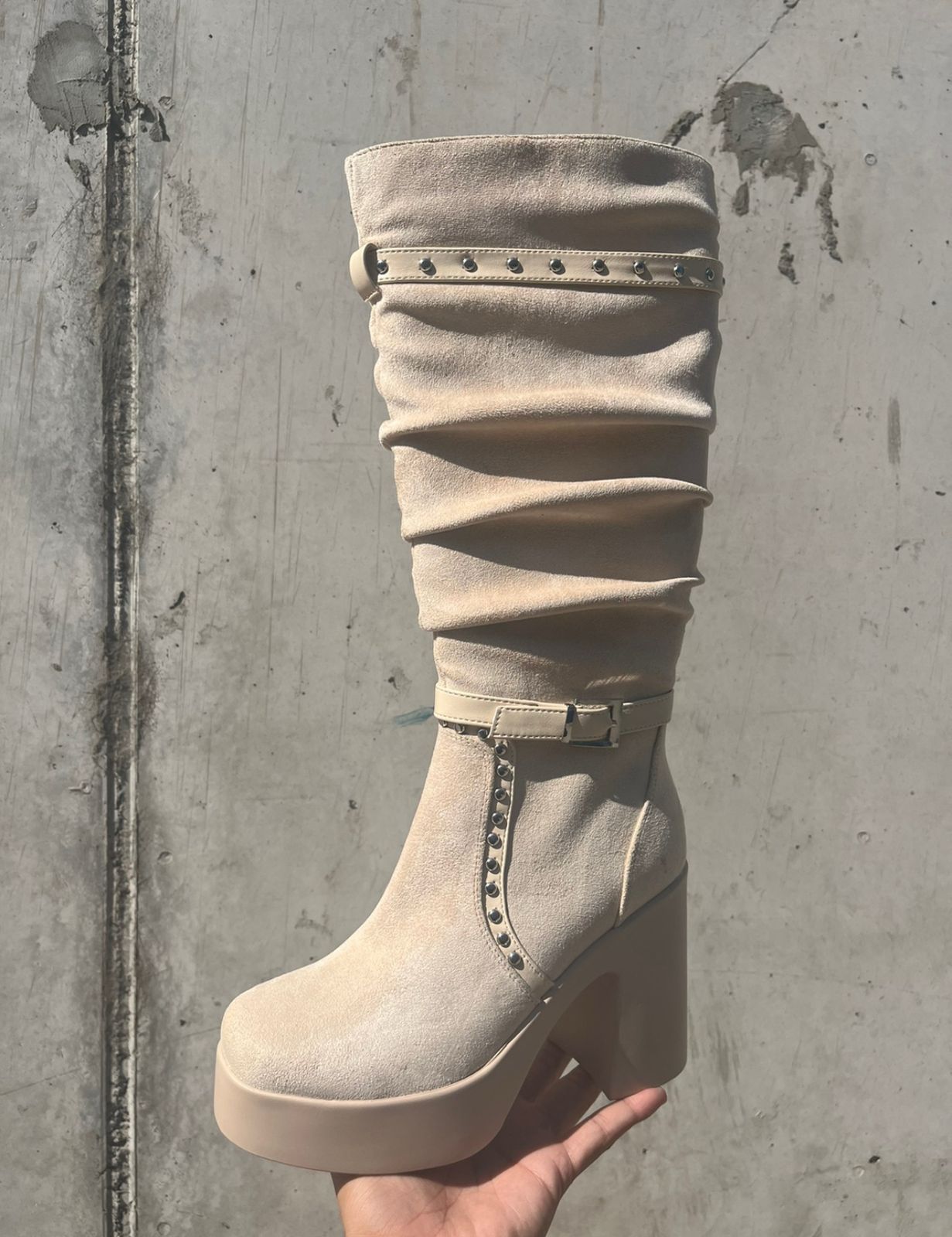 Bota larga gamuza MODA 2025